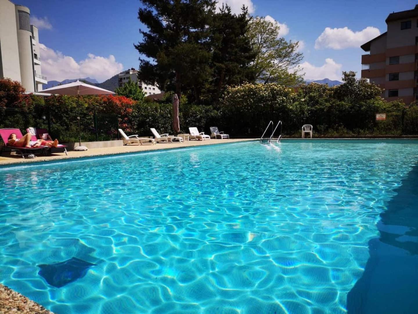 Mont Royal Balcon Et Piscine Apartment Annecy Ngoại thất bức ảnh