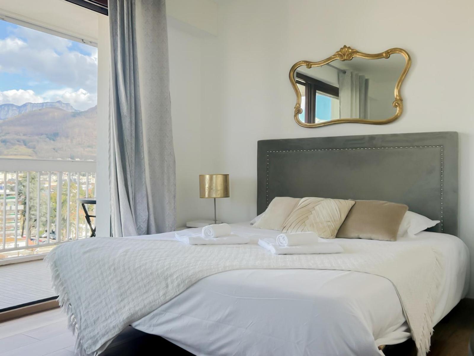 Mont Royal Balcon Et Piscine Apartment Annecy Ngoại thất bức ảnh